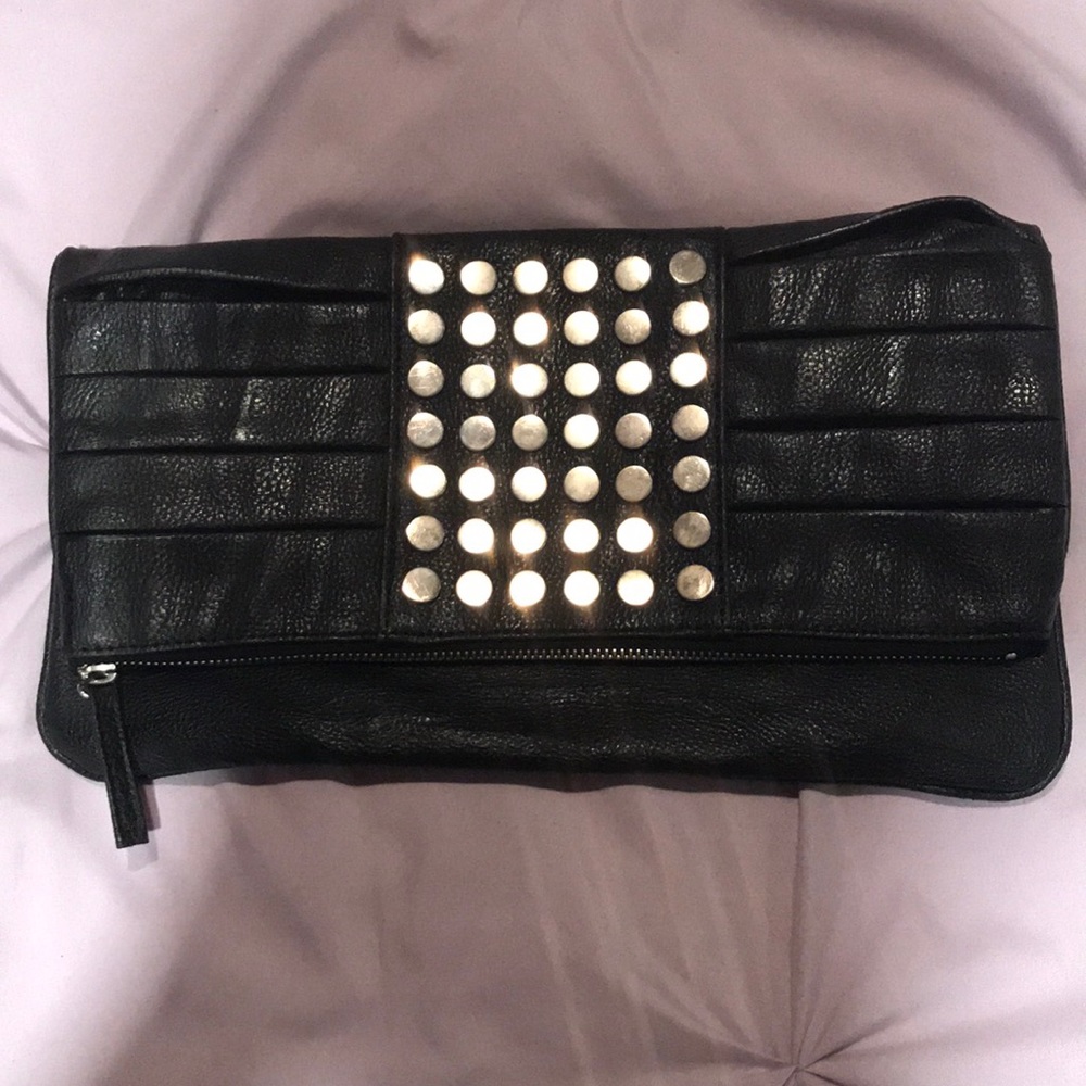 Aldo clutch